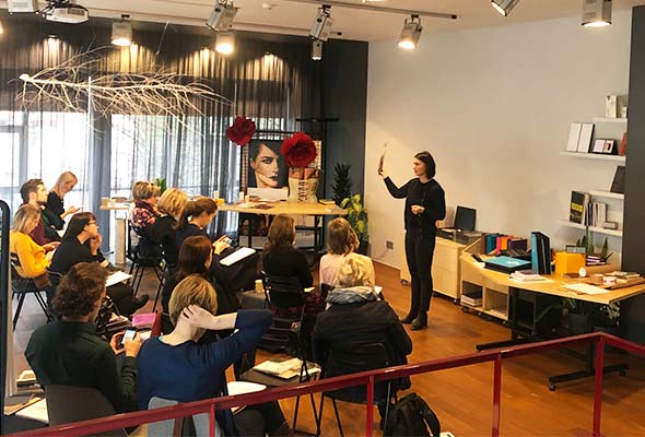Papīru un materiālu skola